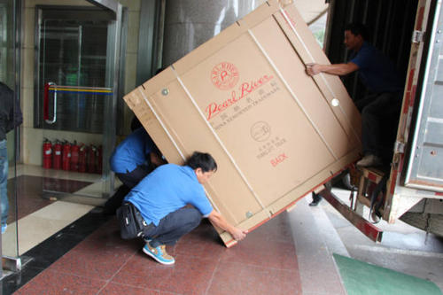 华龙钢琴贵重工艺品无忧运
